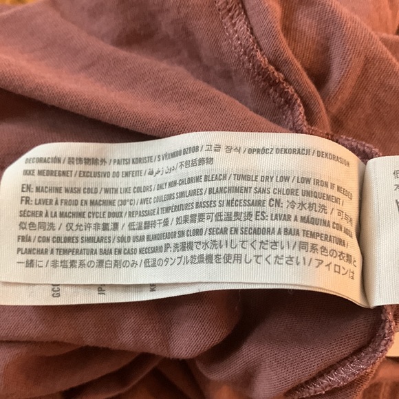 A&F size small.Color soft brown/light wine color rather than purple. - Picture 4 of 7